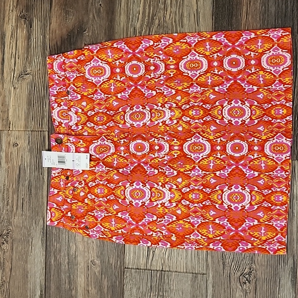 NWT Jones New York Sport jean style skirt, Size 6, orange, pink, yellow, white.